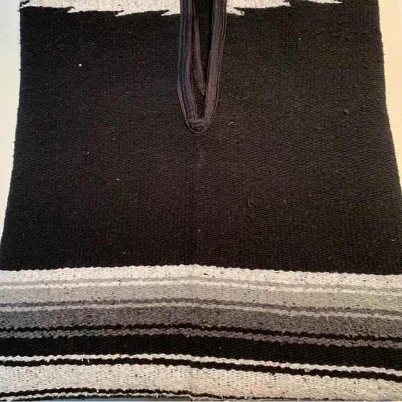 MOLINA PONCHO- Clint Eastwood Style MEASURES 78” X 48” UNFOLD - Picture 12 of 12